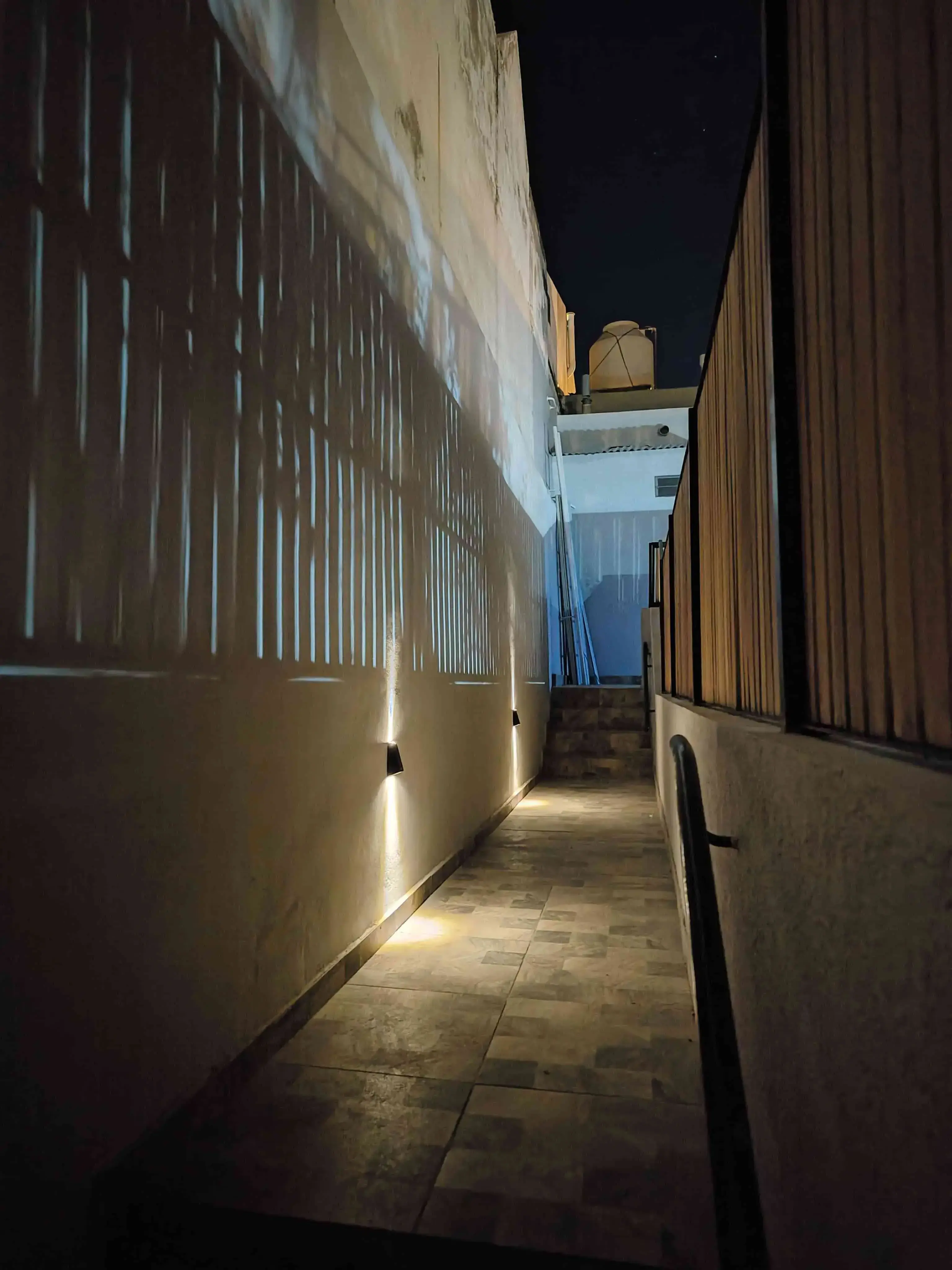 Departamento 2 ambientes — living y área de trabajo